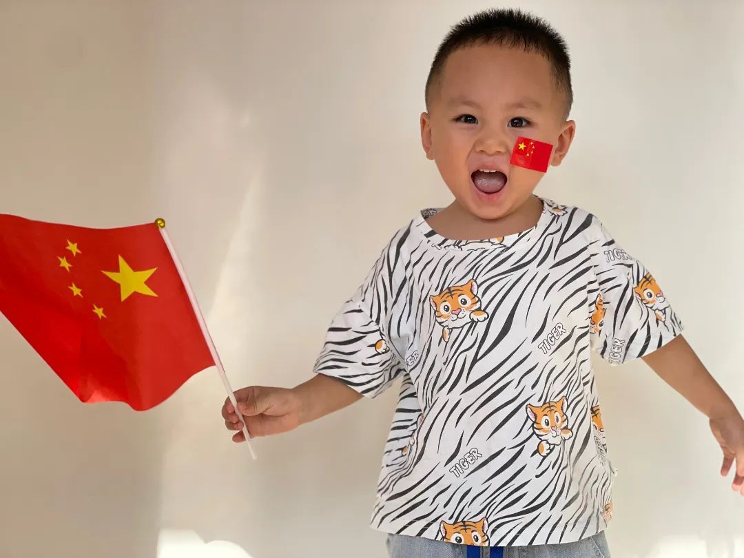 一颗童心爱祖国,小小航天娃童心唱祖国