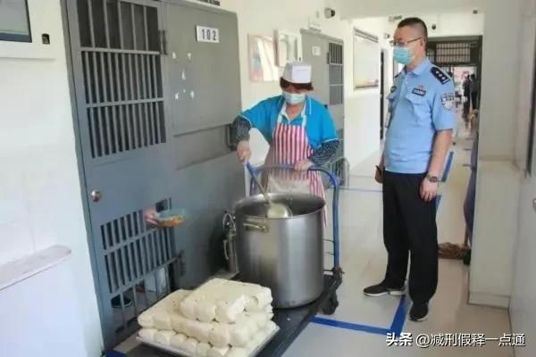 家人被刑事拘留关在看守所怎么办,家人刑事拘留了怎么办