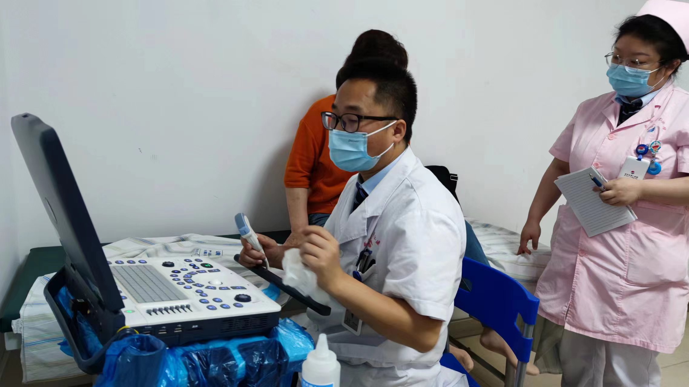 义诊送健康服务暖人心,泌尿外科义诊活动宣传