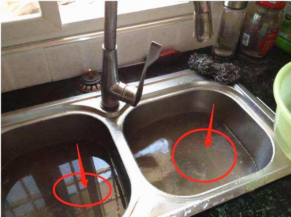 下水道被油堵怎么除油,下水道被油污堵了有什么办法