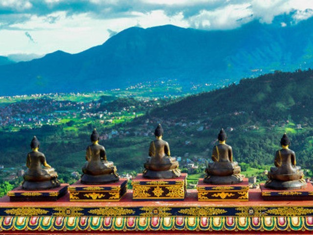 尼泊尔女孩摆摊,尼泊尔街头中国美女