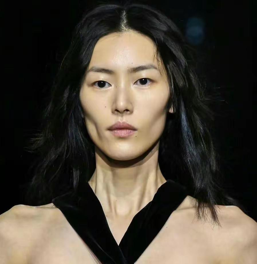 开裆裤，裸胸装，今年高奢大秀一个比一个奇葩，暴露就是时尚？