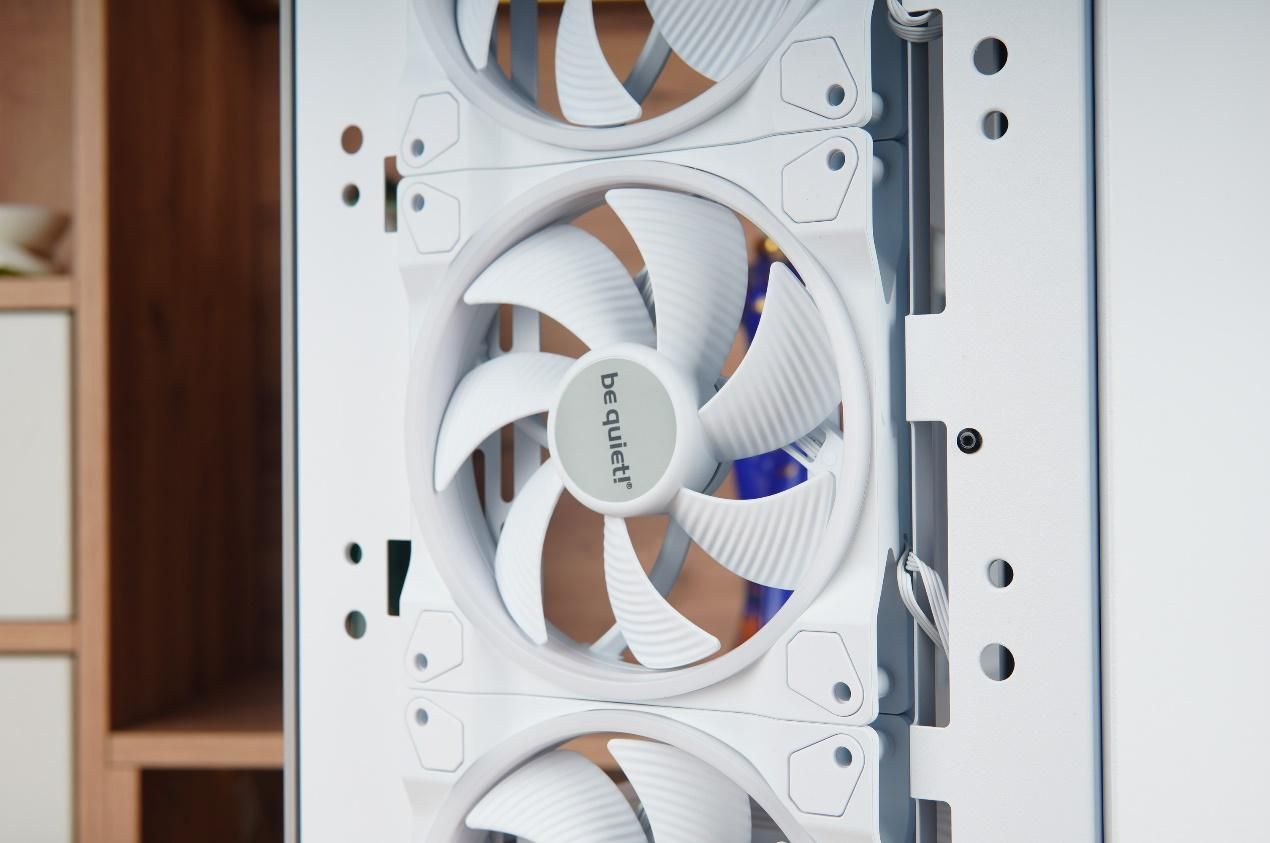 令人惊艳的散热效能，德商德静界ShadowBase800FX机箱