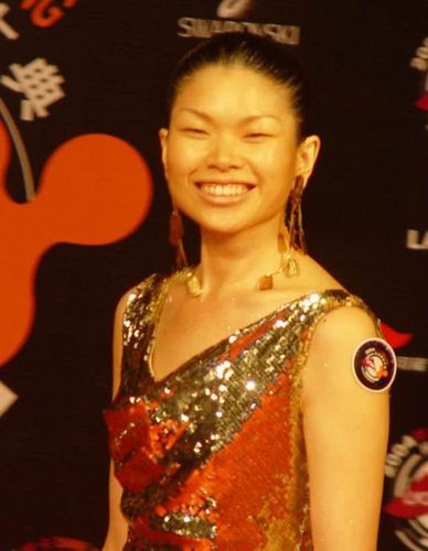 超模吕燕的丈夫和家人近况,超模吕燕全家