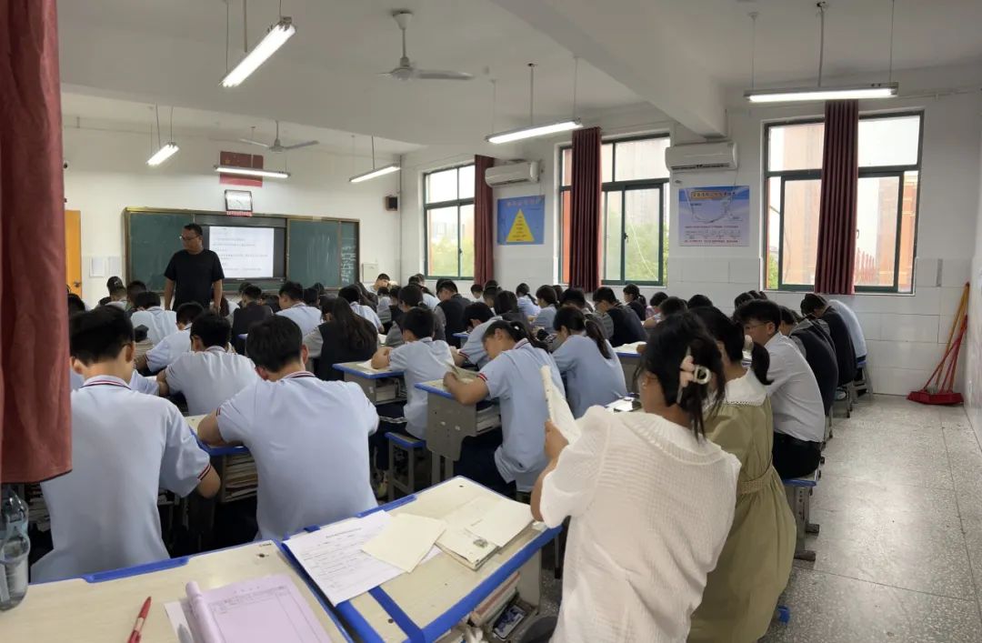 邓州致远学校联系方式,邓州市致远学校校风