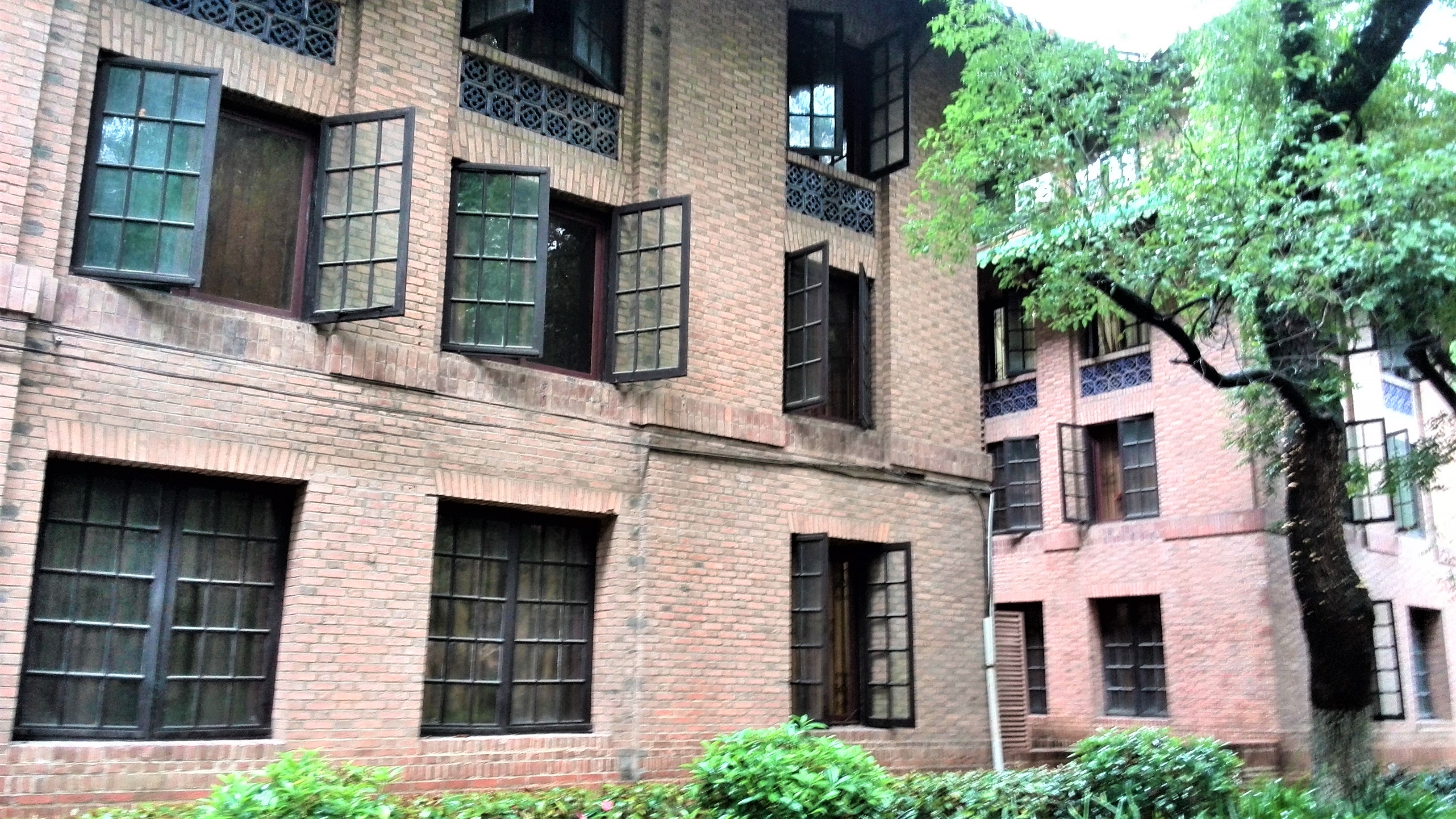 华南第一中山大学,中山大学广东人眼中的清华