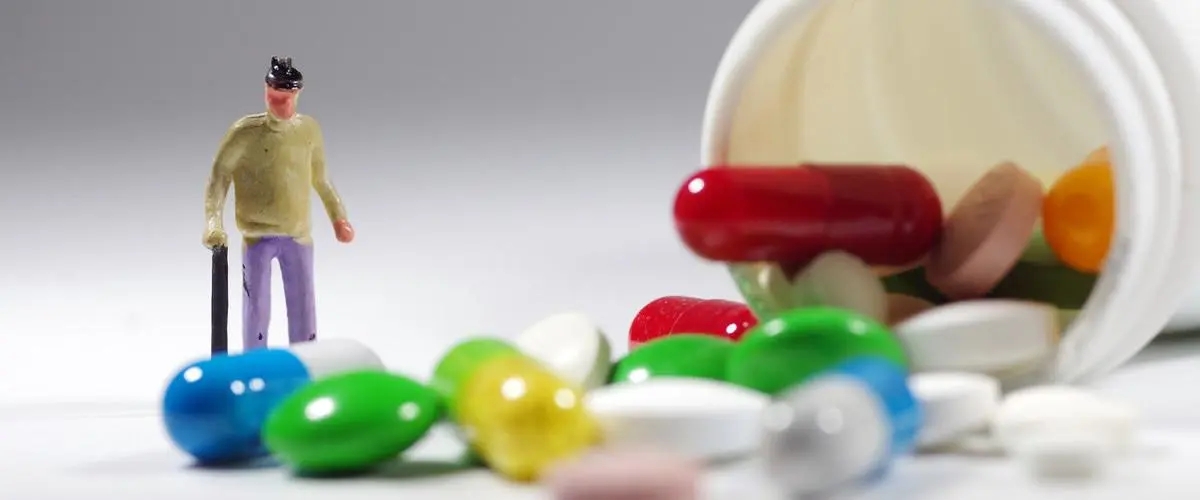 强直性脊柱炎怎么生物制剂治疗 (强直性脊柱炎生物制剂治疗利弊)