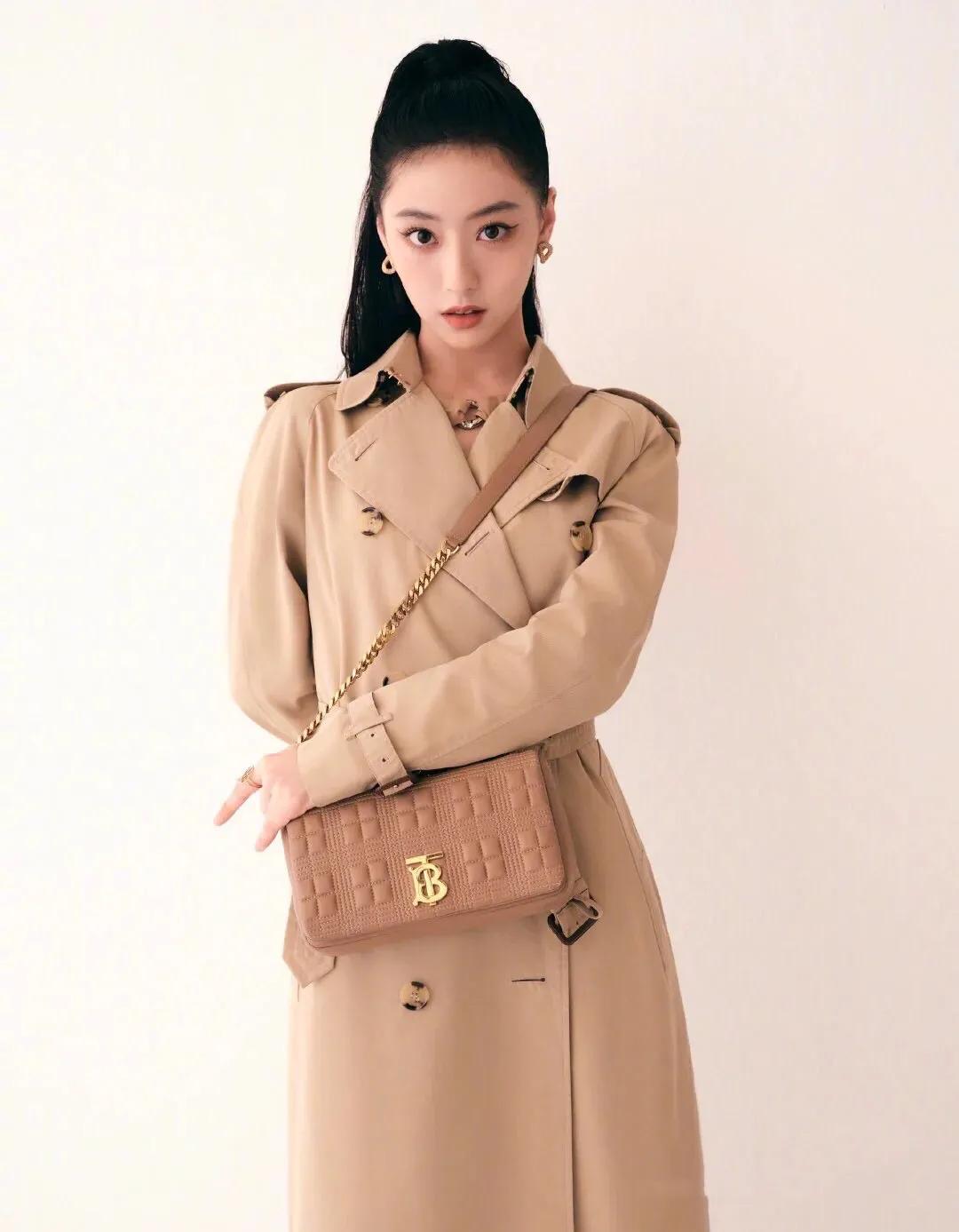 burberry经典款是什么版型,burberry英伦经典