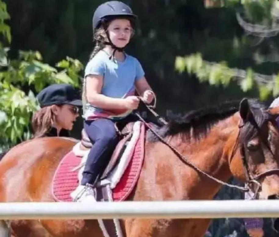 贝小七年轻照片,贝小七5岁生日