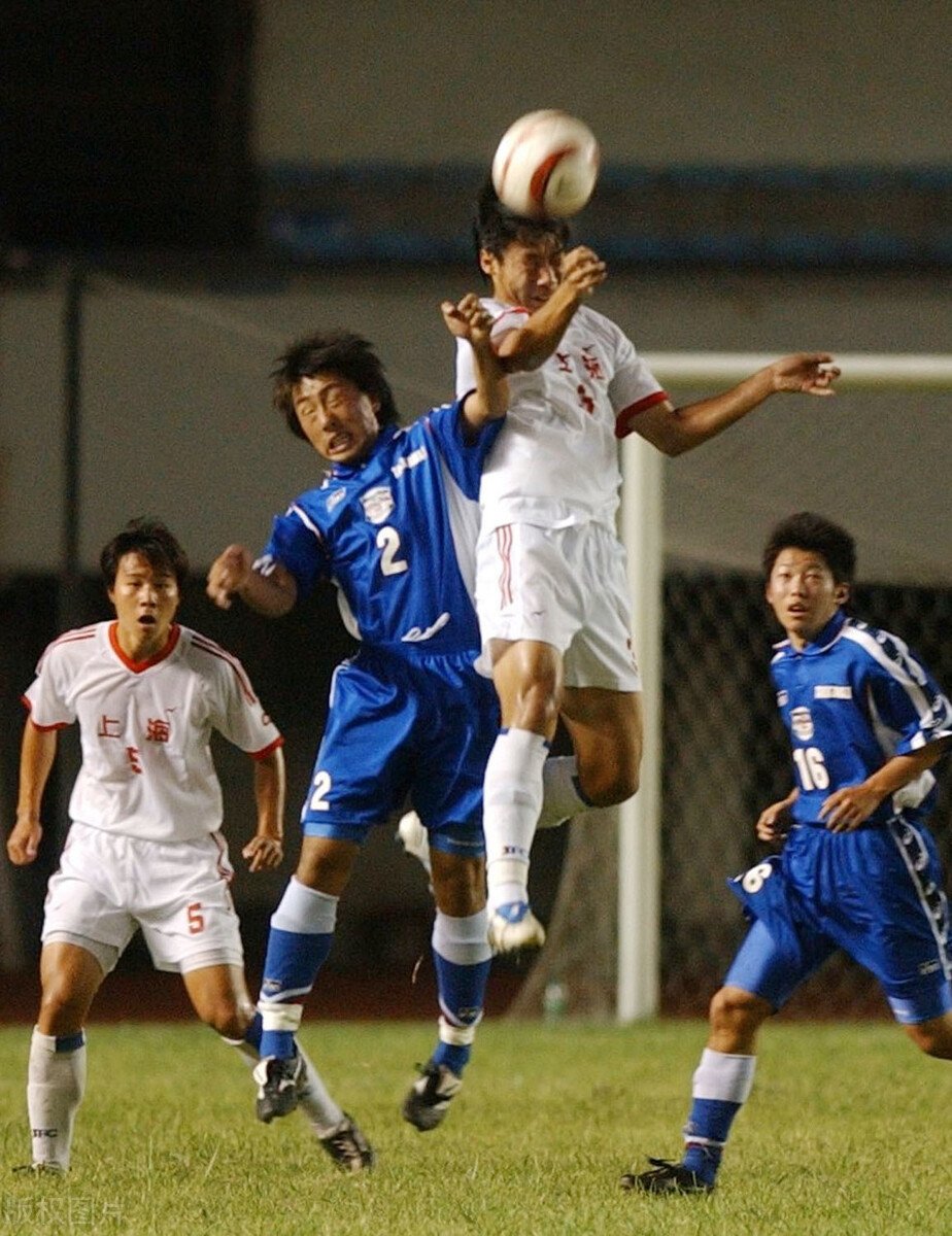 建议：世界杯转播还是请啦啦队队长；并请球迷关注日韩足球