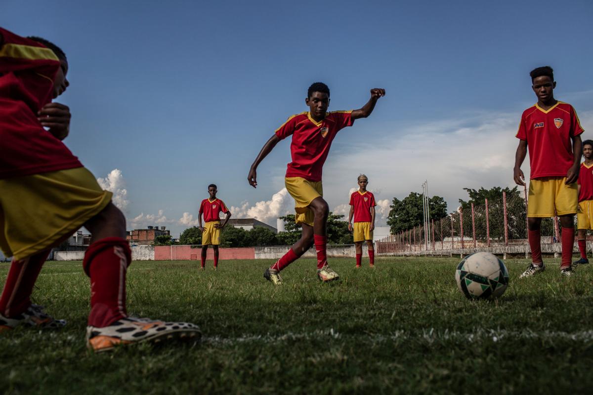 巴西吃金箔牛排被骂,巴西球员吃金箔牛排