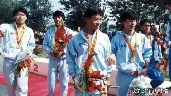 李宁公司和李宁品牌三十年的发展,李宁安踏之争