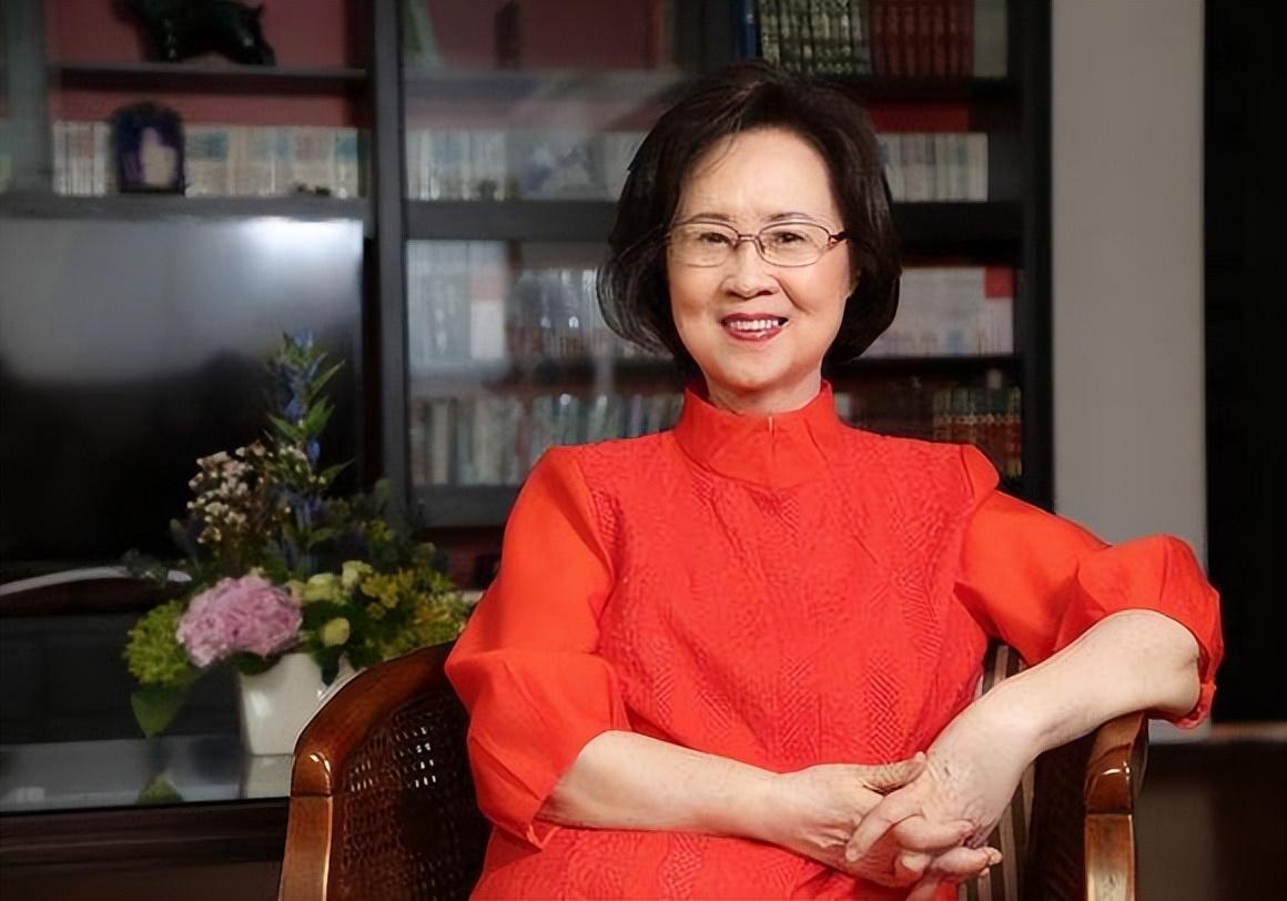 如今56岁却从没谈过恋爱,56岁从来没谈过恋爱