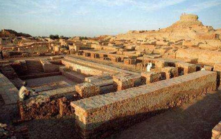 繁华的楼兰古国，为啥说没就没了，楼兰人最后去哪儿了？