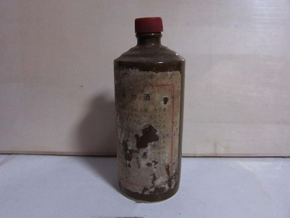 价值不菲的老茅台竟被藏在地窖里 (价值不菲的老茅台竟被藏地窖里)