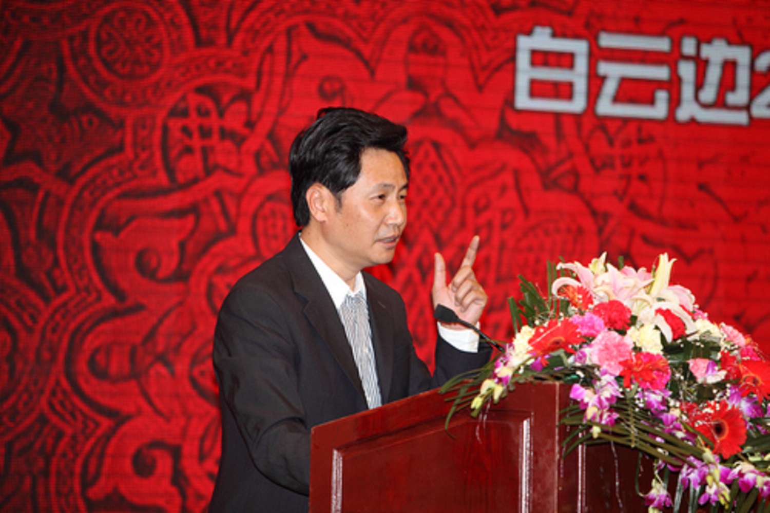 湖北松滋民企一哥：拿下荆州纳税第一户，掌舵人曾为最年轻的局长