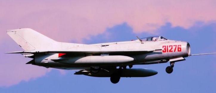 购买中国战斗机不给钱，中国七次*债追**都没还，到现在不了了之？