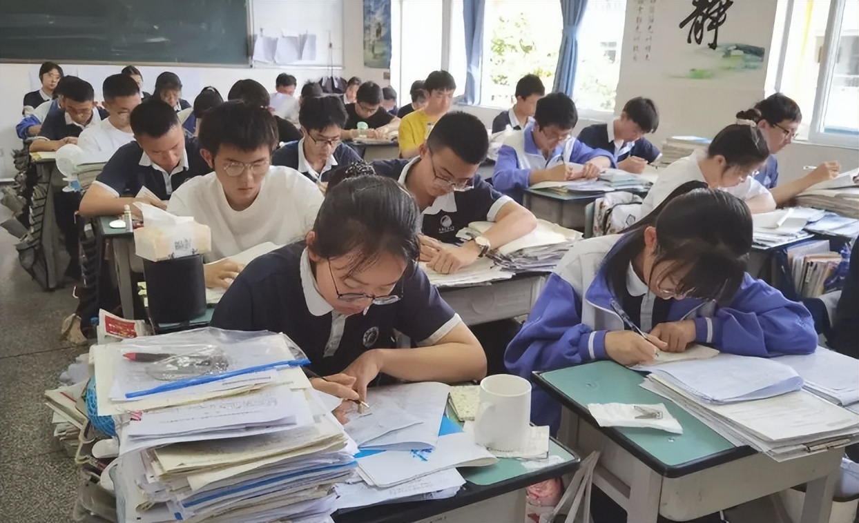 河南24年高考预估多少人,24年高考人数河南预估