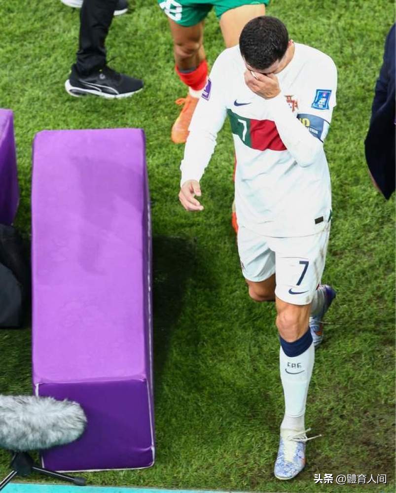 梅罗差距！整个阿根廷帮梅西圆梦，整个葡萄牙在证明自己比C罗强