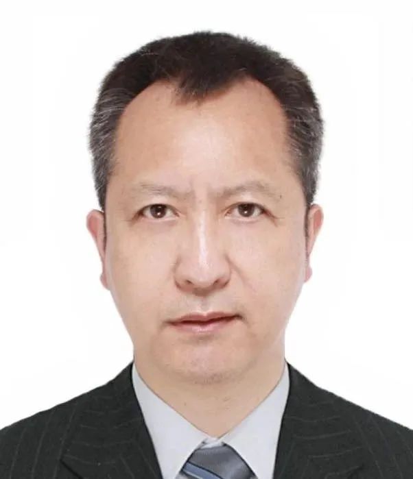 英语专八可以做翻译吗,不是英专生可以当翻译吗