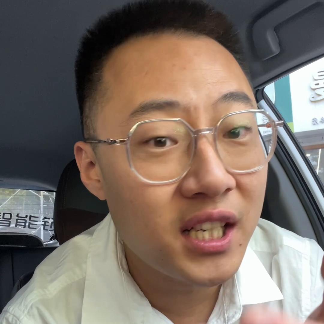 给你3000块,黄金和玉你买哪个?#手镯