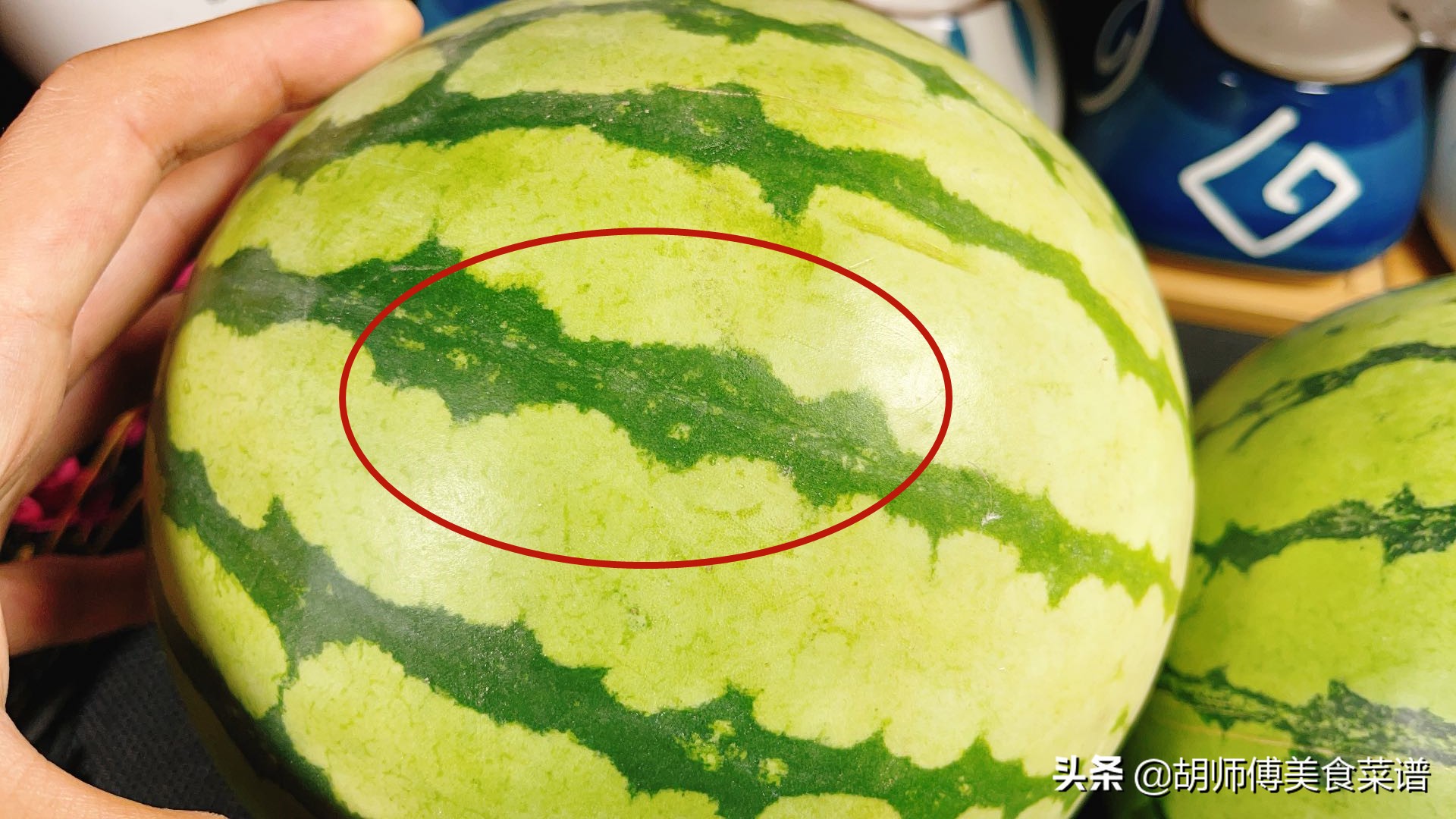 买西瓜时拍一拍,买西瓜认准这四点保证香甜多汁