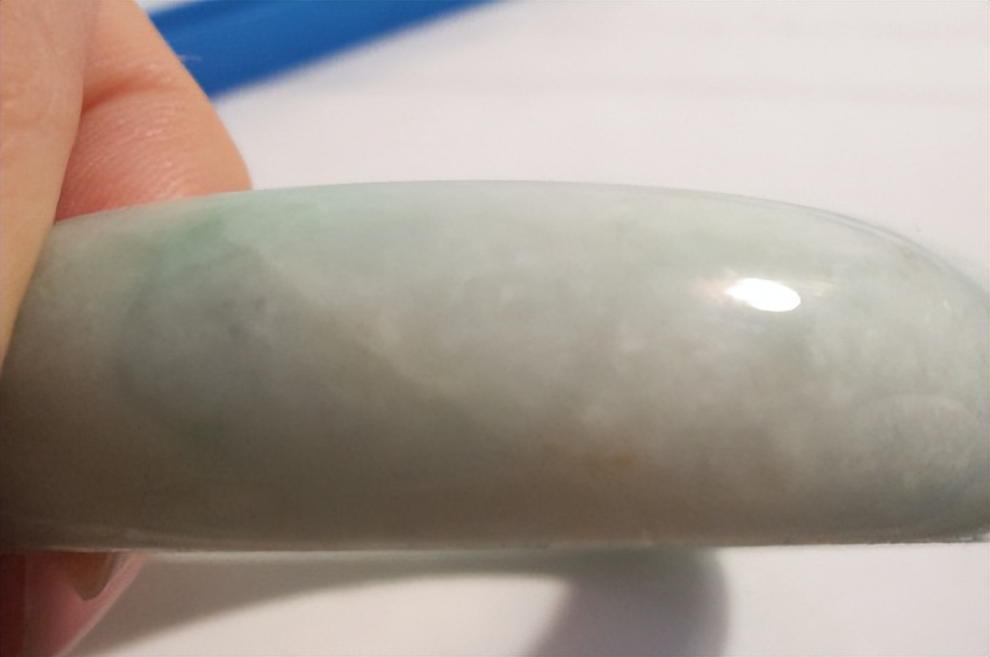 新手购买翡翠的七大注意事项,国首地矿珠宝检测中心