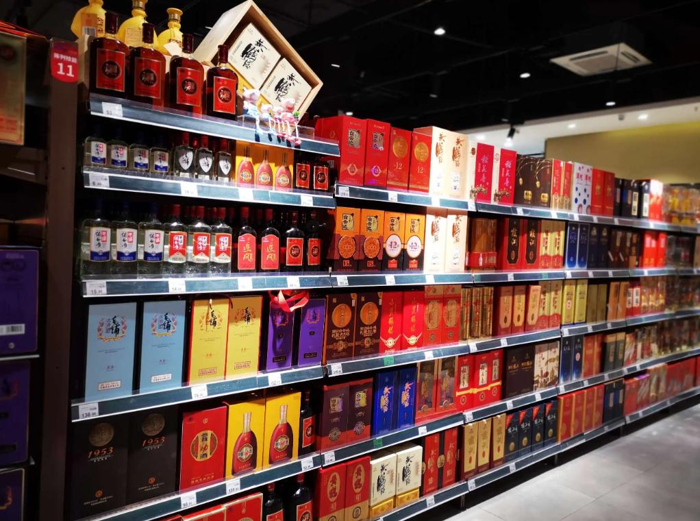 超市里正宗的纯粮食酒有哪些,超市里面好喝不贵的100%纯粮食酒