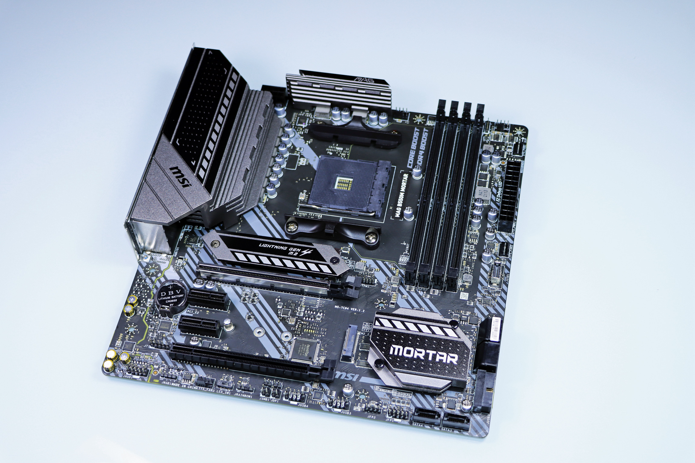 回归首发价的京东自营N卡，你买吗？不装机？那我们可以先买外设