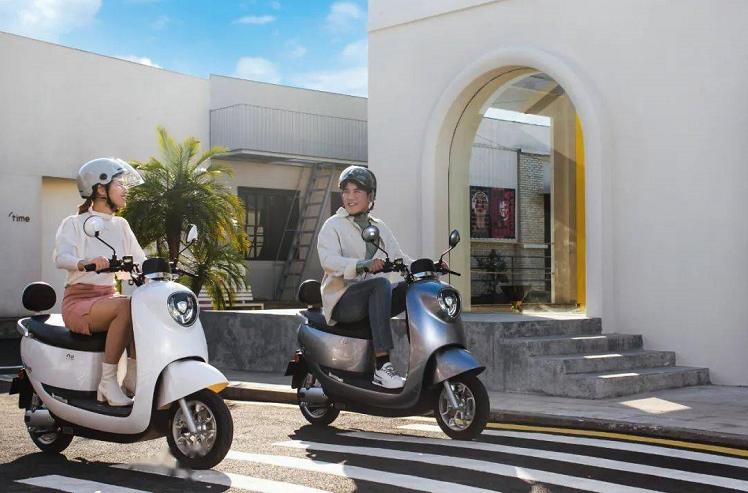 天能超威是锂电池还是铅酸电池,电动车铅酸电池超威好还是天能好