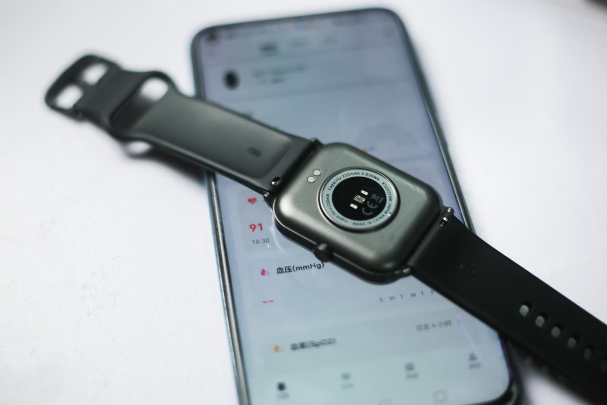 百元运动智能手表跑步,百元以下的运动手表