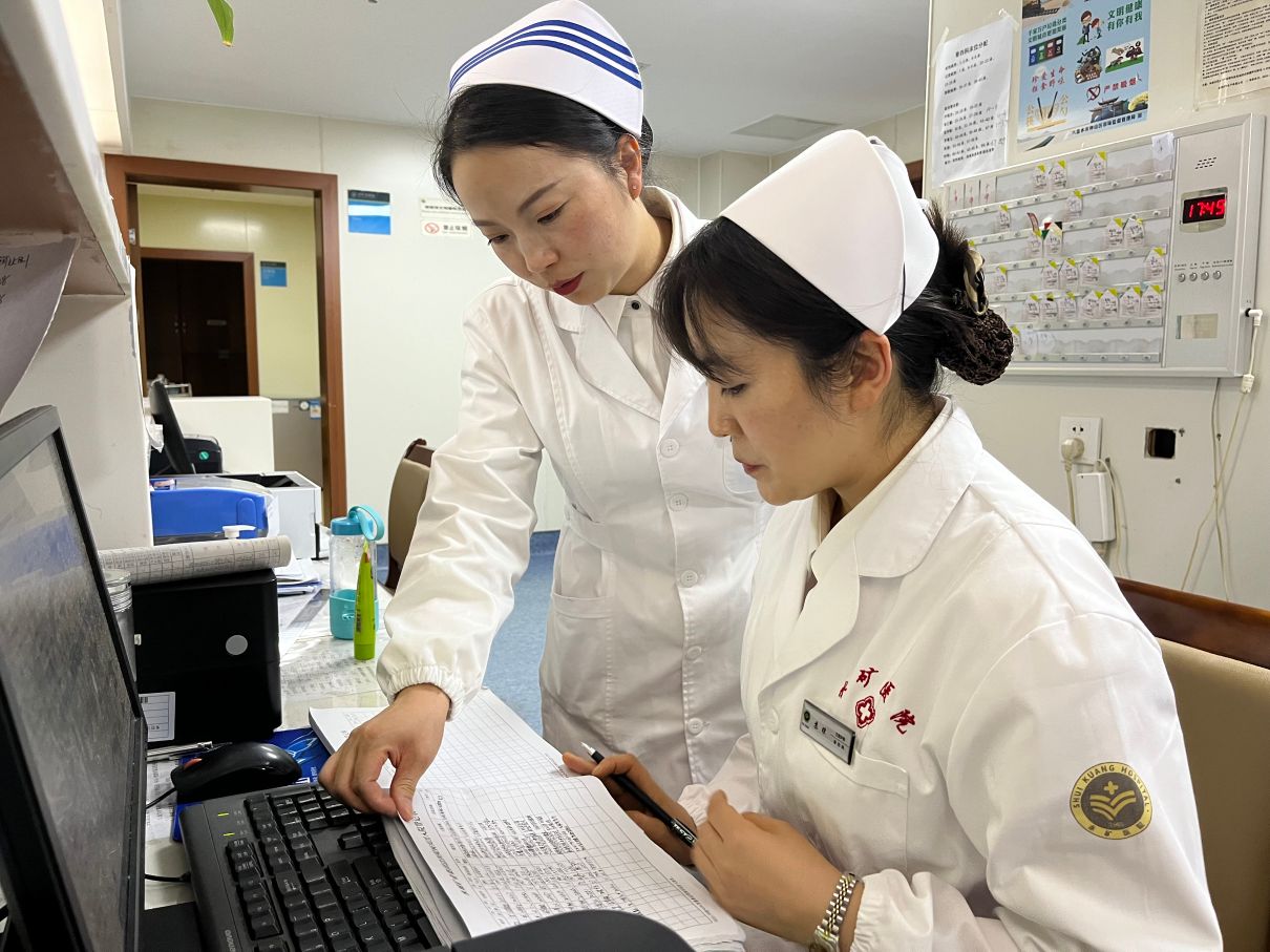 水矿总医院护理部主任陈颖：在平凡中坚守的“护理掌灯人”