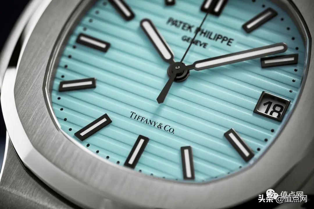 百达翡丽星空拍卖现场,百达翡丽拍卖的最高纪录