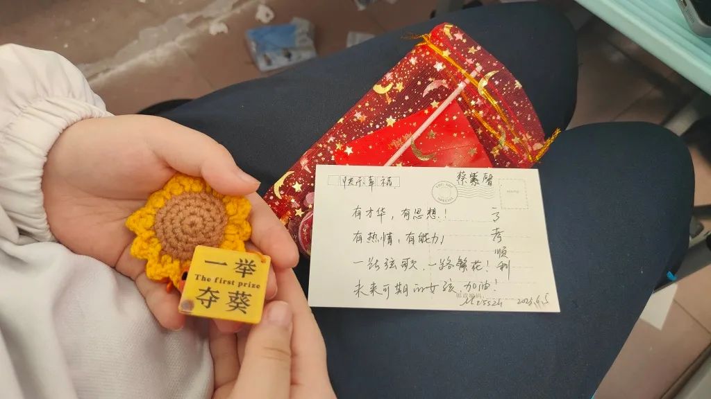 刚刚，青岛5万多勇士霸气走进战场！少年，此去何求？夺盛名、拔头筹、争魁首、独占鳌头！