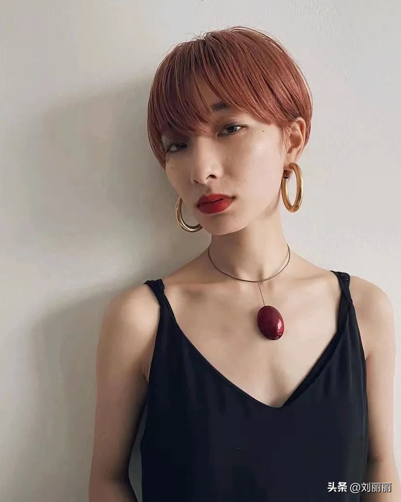 立秋第一个发型,立秋发型