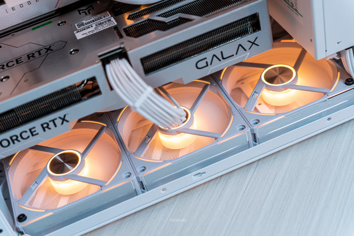 紧凑大白——Z790刀锋+影驰4070TI+机械大师C34PRO极地白装机展示