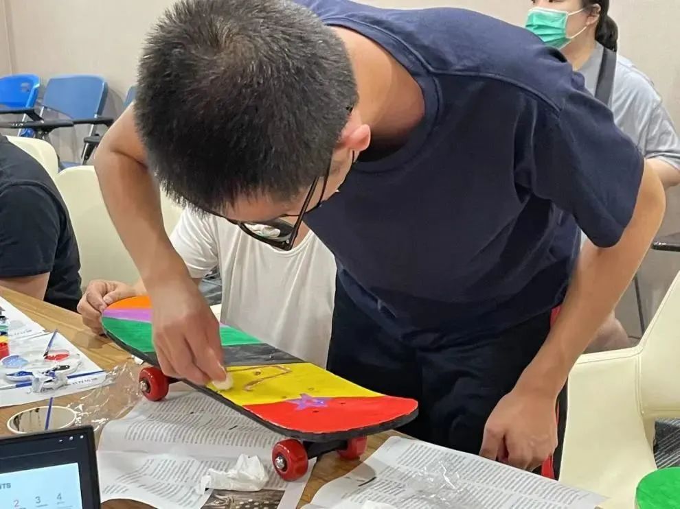 党群架起连心桥实事办在心坎上,架起服务群众连心桥