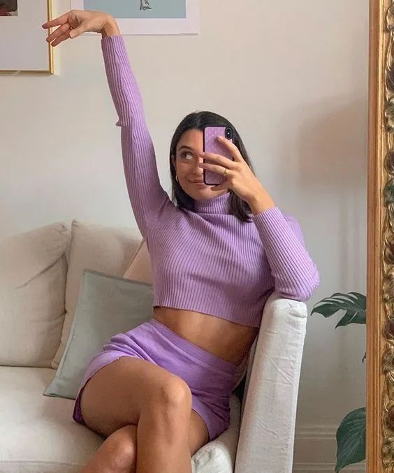 紫色穿了显老气吗,紫色怎么穿有小众感