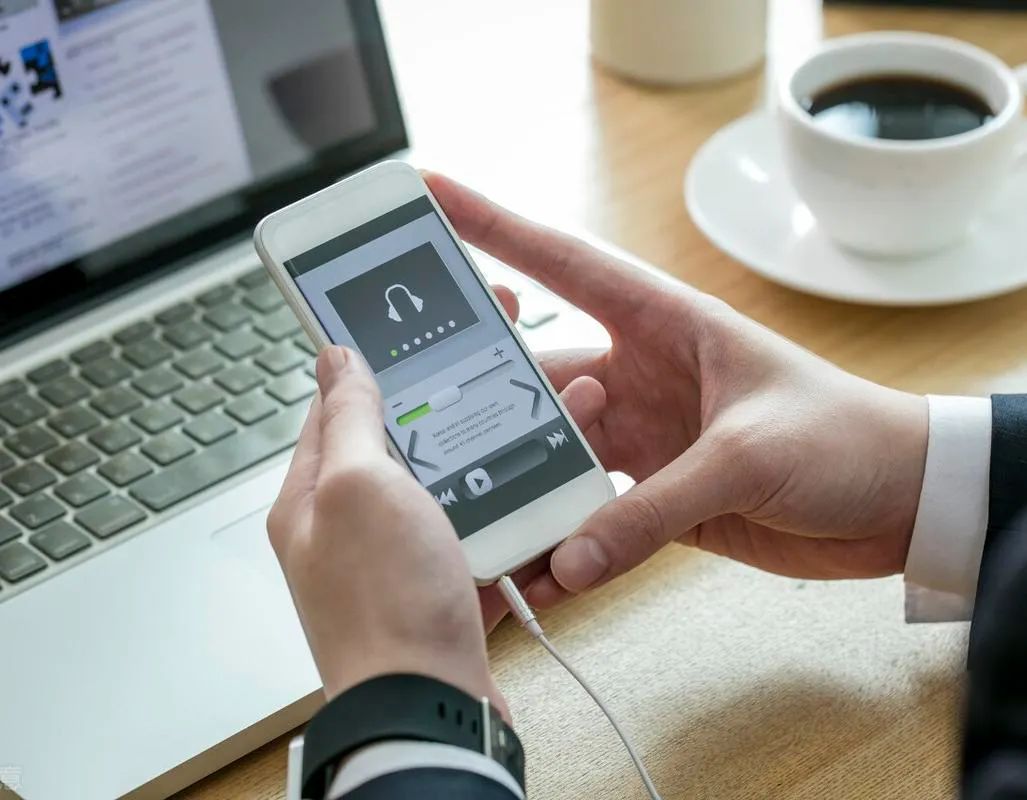 华为手机充不满电到80就不动了,华为手机自动关机后再充不进去电