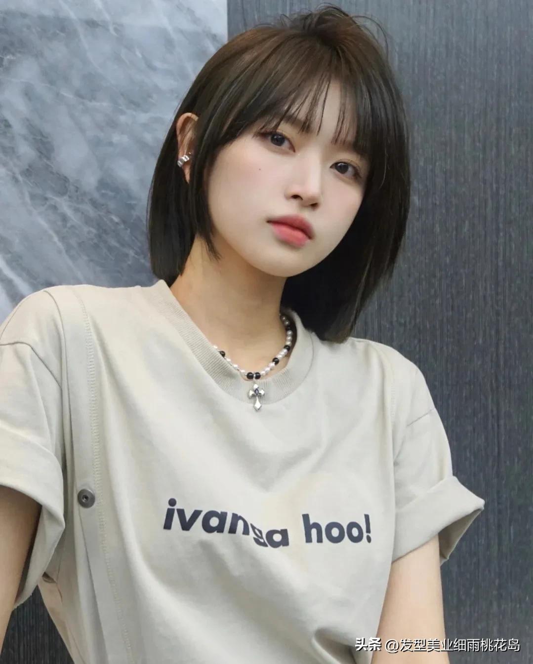 眉上刘海短发发型,短发八字刘海发型