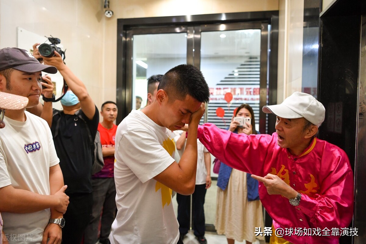 重庆两江竞技足球俱乐部多久解散,重庆两江竞技队解散最新新闻