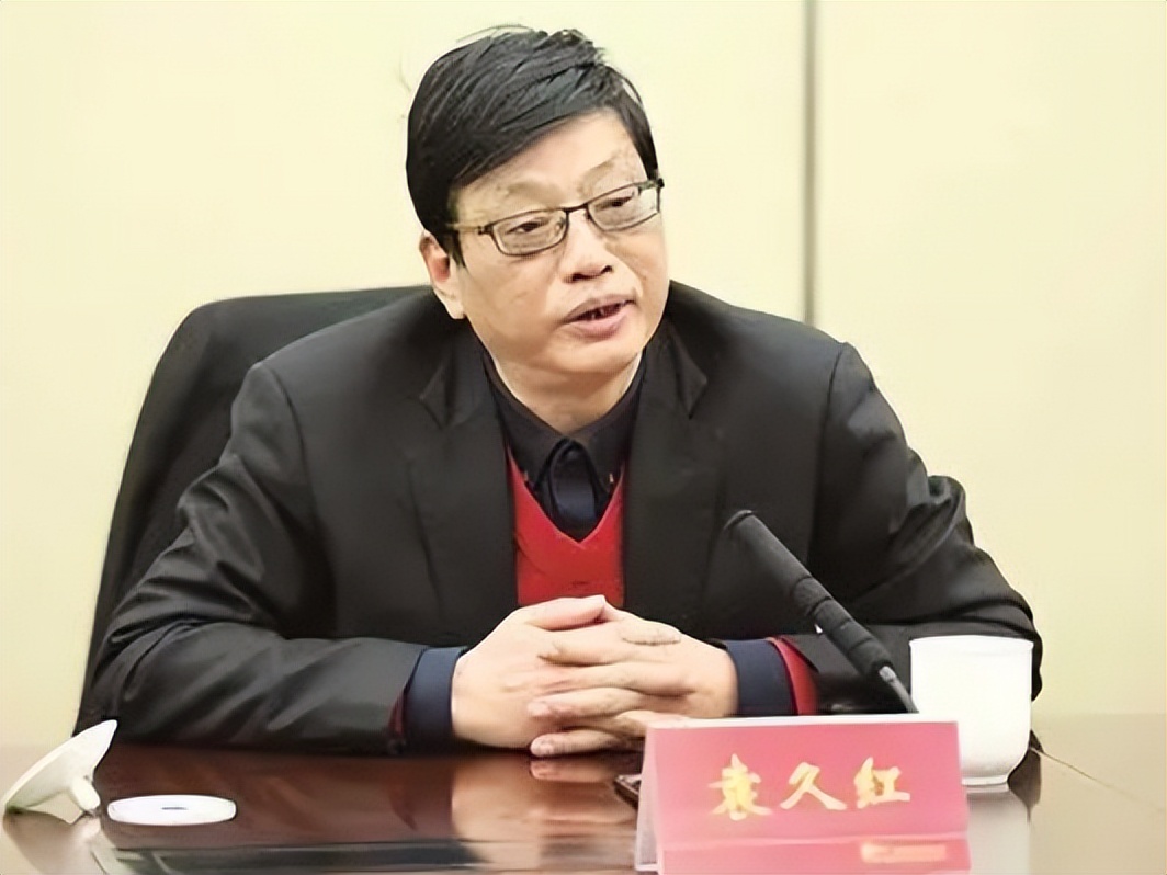 校方回应院长误发不雅照,高校回应院长工作群发不雅照