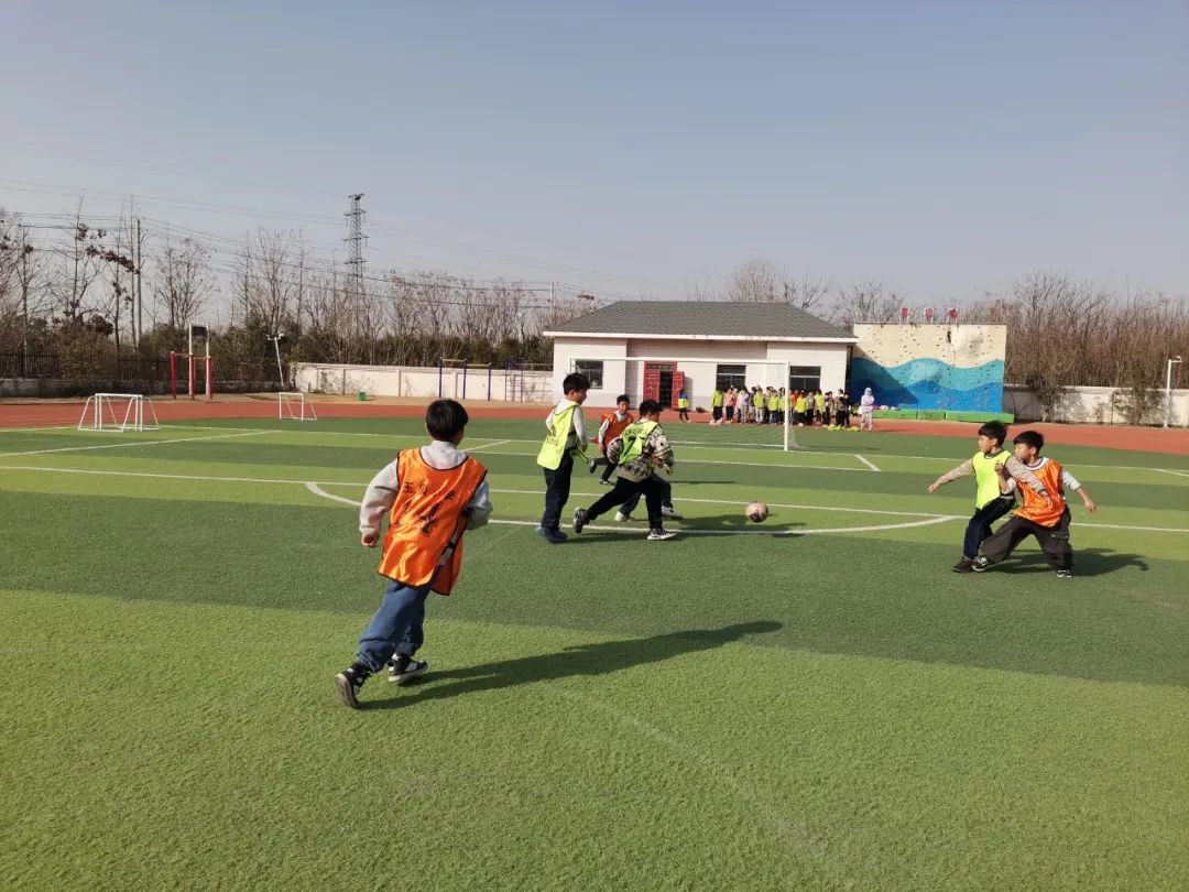 小小足球大小梦想,小学足球联赛拉开帷幕