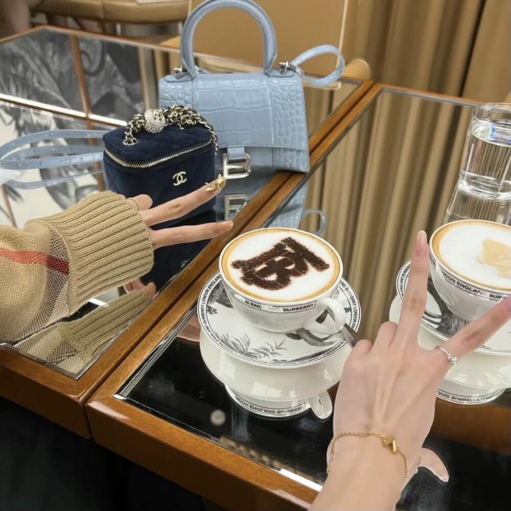 发朋友圈最佳短句抖音文案,抖音创业文案吸引人的句子热门