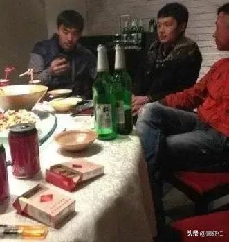 世界杯感慨国足,世界杯国足球迷采访