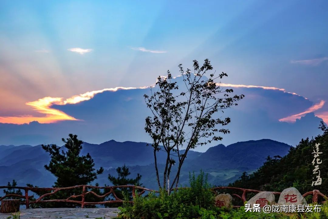 浜斾竴搴峰吇鏃呮父,浜斾竴搴峰吇搴﹀亣鏀荤暐