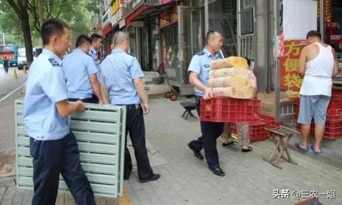 河南城管西瓜事件后续,河南城管砸西瓜摊警察出手后续