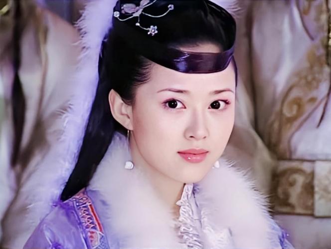 陈昊颜丹晨夫妻同框综艺节目访谈,颜丹晨挺大孕肚游泳