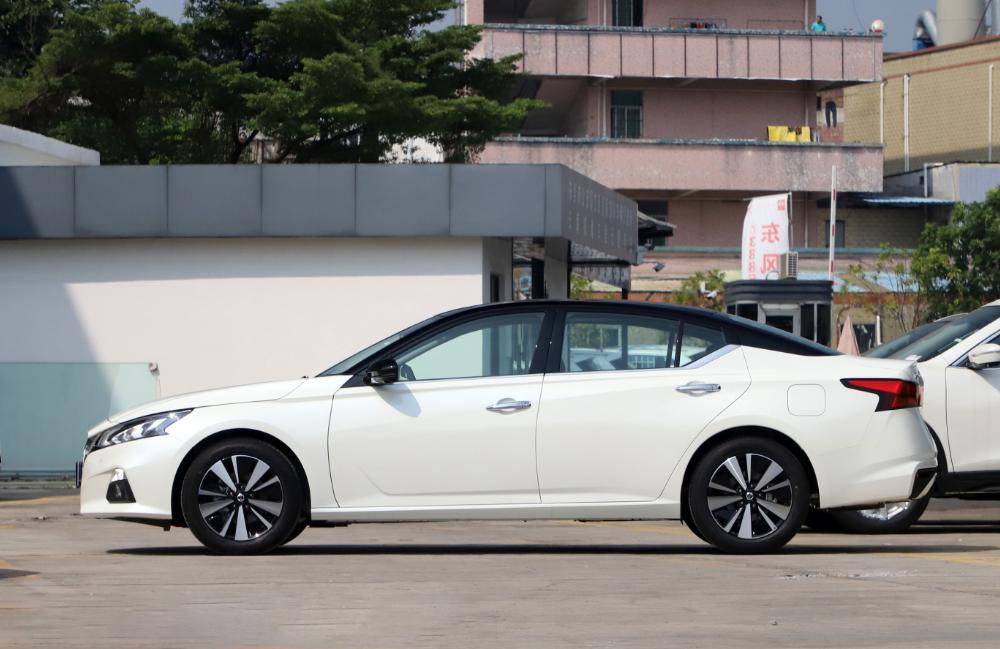 21款天籁2.0l智行试驾,21款天籁2.0l智行领航版几个音响