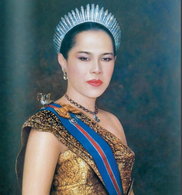 泰国王室最古老的王冠，璀璨传承超百年，苏提达错失最佳佩戴机会